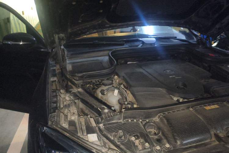 Used Mercedes-Benz GLE  Engine Bay Right