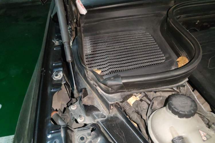 Used Mercedes-Benz GLE 2020 GLE 350 4MATIC Fashion Model Engine Bay Right