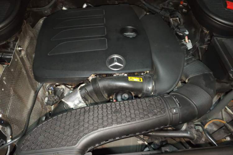 Used Mercedes-Benz GLE 2020 GLE 350 4MATIC Fashion Model Engine Bay