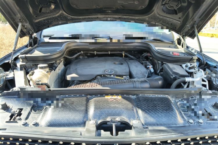 Used Mercedes-Benz GLE 2020 GLE 350 4MATIC Luxury Model Engine Bay