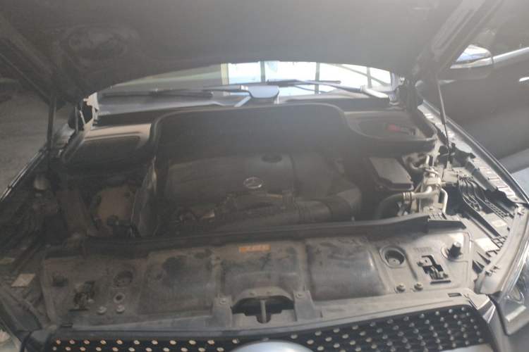 Used Mercedes-Benz GLE 2020 GLE 350 4MATIC Fashion Model Engine Bay