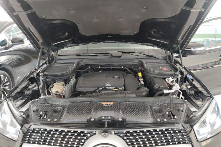 Used Mercedes-Benz GLE 2020 GLE 350 4MATIC Fashion Model Engine Bay