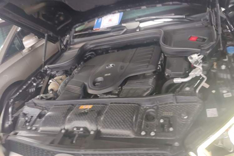 Used Mercedes-Benz GLE  Engine Bay