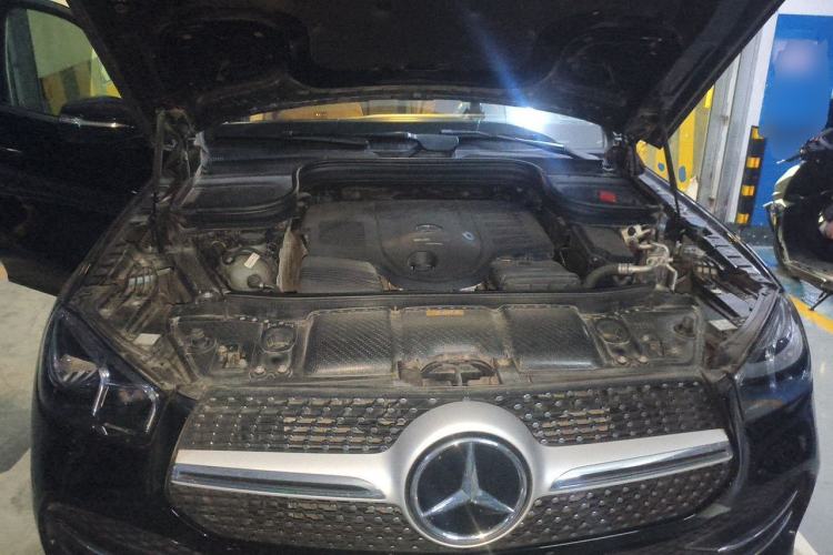 Used Mercedes-Benz GLE  Engine Bay