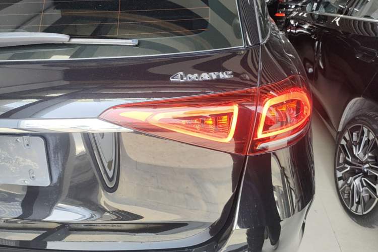 Used Mercedes-Benz GLE 2020 Restyled GLE 350 4MATIC Fashion Edition Exterior 3
