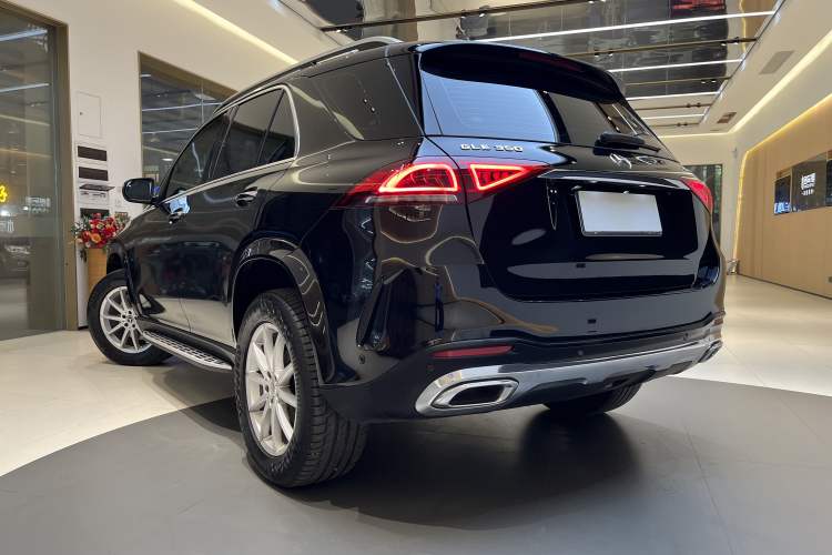 Used Mercedes-Benz GLE 2020 Restyled GLE 350 4MATIC Fashion Edition Exterior 3