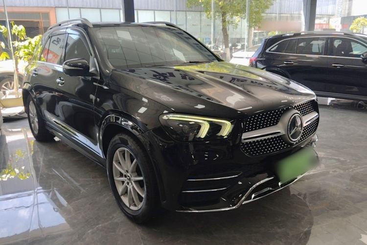 Used Mercedes-Benz GLE 2020 GLE 350 4MATIC Luxury Model Front Right 45 Deg