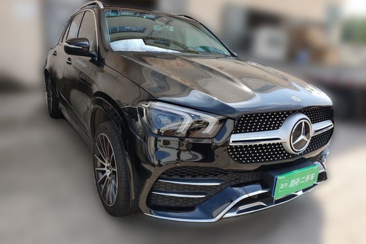 Used Mercedes-Benz GLE 2020 GLE 350 4MATIC Fashion Model Front Right 45 Deg