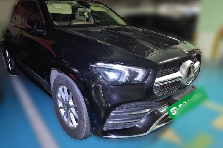 Used Mercedes-Benz GLE 2020 GLE 350 4MATIC Luxury Model Front Right 45 Deg