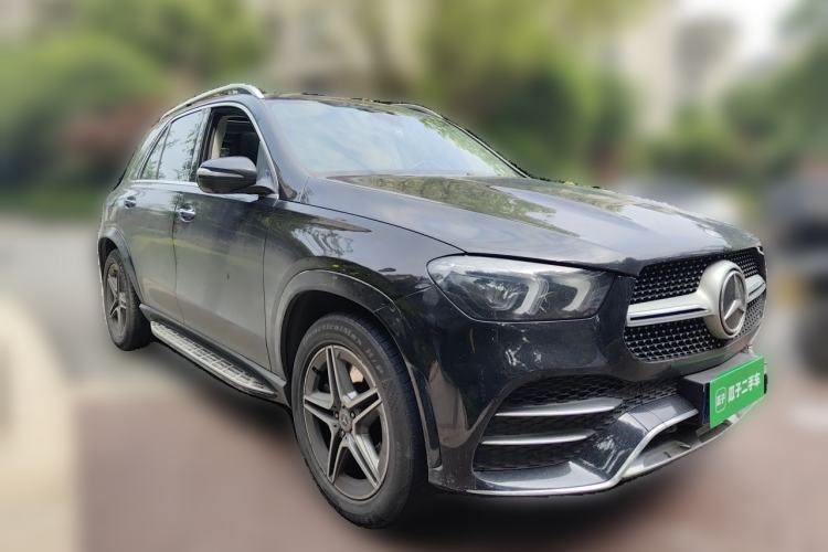 Used Mercedes-Benz GLE 2020 GLE 450 4MATIC Stylish Model Front Right 45 Deg