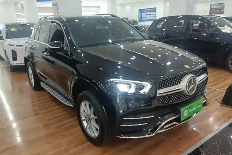Used Mercedes-Benz GLE 2020 Restyled GLE 350 4MATIC Fashion Edition Front Right 45 Deg