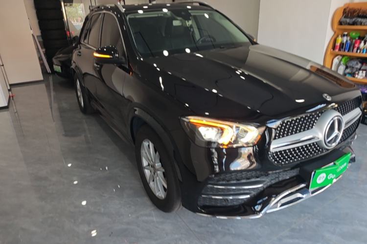 Used Mercedes-Benz GLE 2020 Restyled GLE 350 4MATIC Fashion Edition Front Right 45 Deg