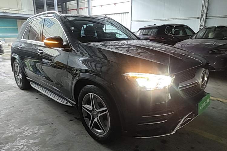 Used Mercedes-Benz GLE 2020 Restyled GLE 450 4MATIC Dynamic Edition Front Right 45 Deg
