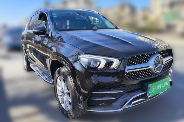Used Mercedes-Benz GLE 2020 GLE 350 4MATIC Luxury Model Front Right 45 Deg
