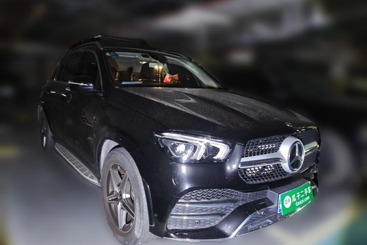Used Mercedes-Benz GLE 2020 Facelifted GLE 350 4MATIC Luxury Edition Front Right 45 Deg