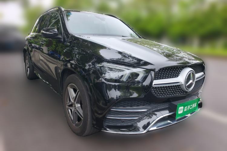 Used Mercedes-Benz GLE 2020 GLE 350 4MATIC Luxury Model Front Right 45 Deg