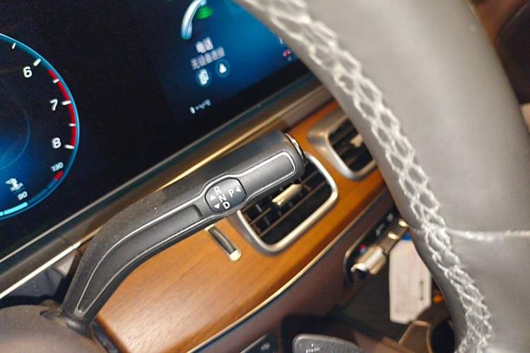 Used Mercedes-Benz GLE 2020 Facelifted GLE 350 4MATIC Luxury Edition Gear Lever