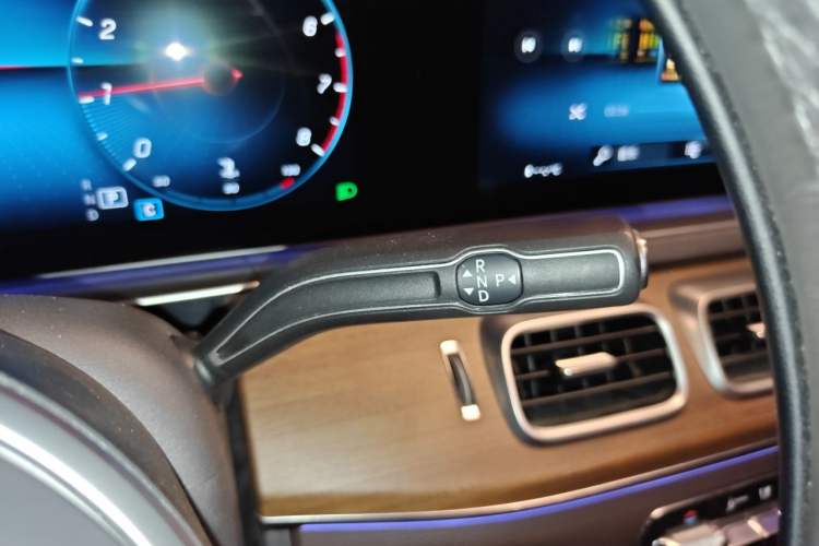 Used Mercedes-Benz GLE 2020 Facelifted GLE 350 4MATIC Luxury Edition Gear Lever