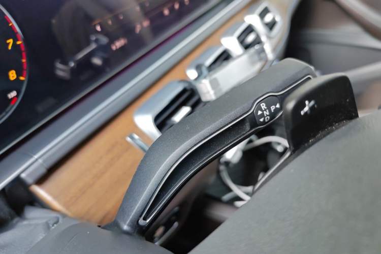 Used Mercedes-Benz GLE 2020 GLE 350 4MATIC Luxury Model Gear Lever