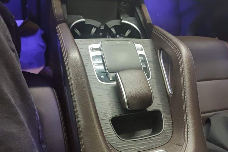 Used Mercedes-Benz GLE 2020 Facelifted GLE 450 4MATIC Stylish Edition Gear Lever
