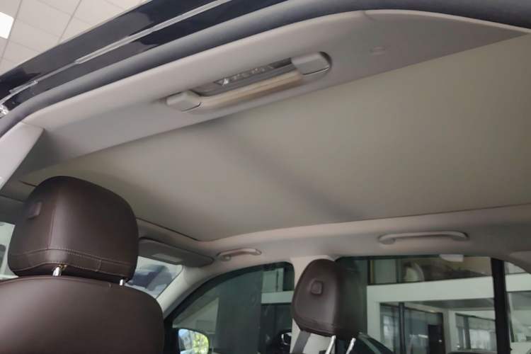 Used Mercedes-Benz GLE 2020 GLE 350 4MATIC Luxury Model Headliner