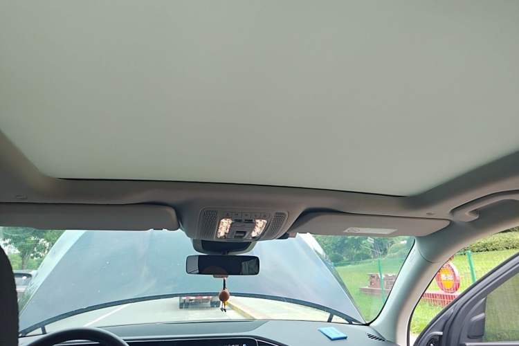 Used Mercedes-Benz GLE 2020 Second Facelift GLE 350 4MATIC Stylish Version Headliner