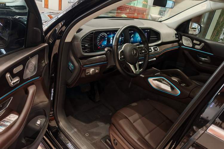 Used Mercedes-Benz GLE 2020 Restyled GLE 350 4MATIC Fashion Edition Interior 1