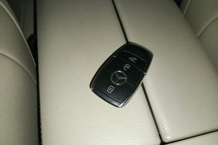 Used Mercedes-Benz GLE 2020 GLE 350 4MATIC Fashion Model Interior 1