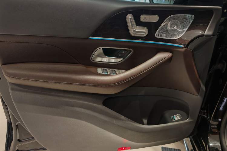 Used Mercedes-Benz GLE 2020 Restyled GLE 350 4MATIC Fashion Edition Interior 2