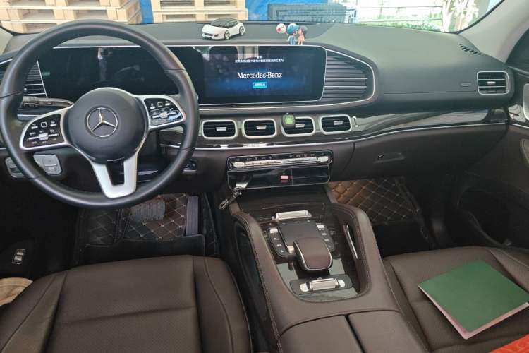 Used Mercedes-Benz GLE 2020 Restyled GLE 350 4MATIC Fashion Edition Interior 2