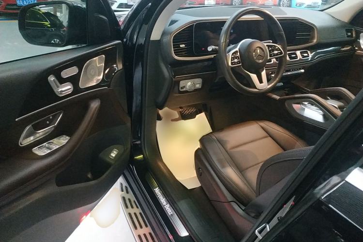 Used Mercedes-Benz GLE 2020 Restyled GLE 350 4MATIC Fashion Edition Interior 3
