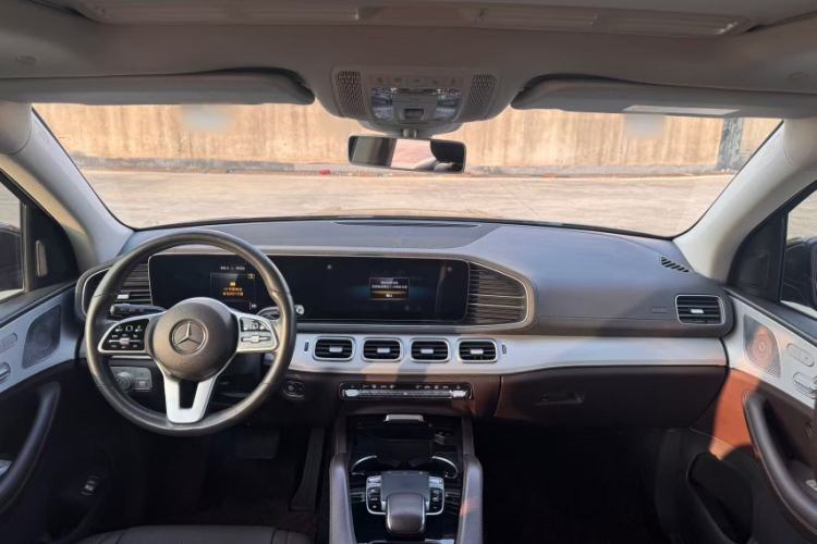 Used Mercedes-Benz GLE 2020 GLE 350 4MATIC Dynamic Edition Interior 4