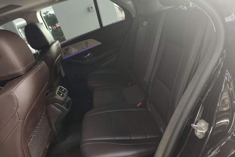 Used Mercedes-Benz GLE 2020 GLE 350 4MATIC Dynamic Edition Interior 4