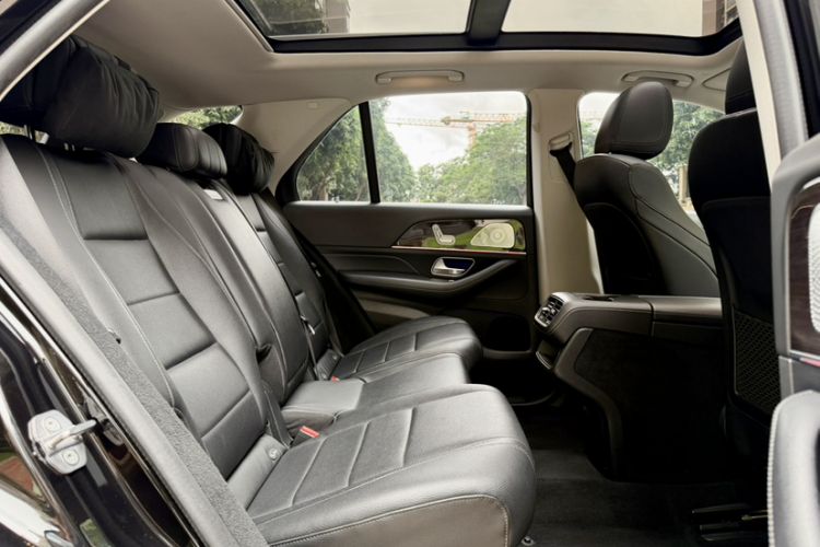 Used Mercedes-Benz GLE 2020 Restyled GLE 350 4MATIC Fashion Edition Interior 4