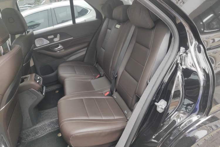 Used Mercedes-Benz GLE 2020 Restyled GLE 450 4MATIC Luxury Edition Interior 4