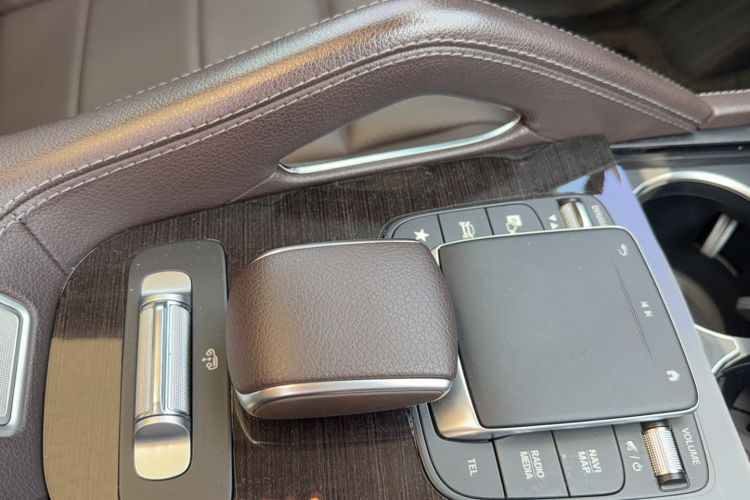 Used Mercedes-Benz GLE 2020 Restyled GLE 350 4MATIC Fashion Edition Special Version Interior 4