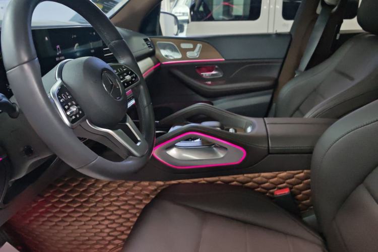 Used Mercedes-Benz GLE 2020 GLE 350 4MATIC Luxury Model Interior 4
