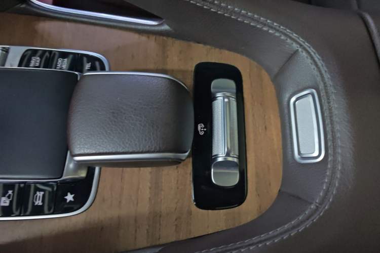 Used Mercedes-Benz GLE 2020 GLE 350 4MATIC Luxury Model Interior 5