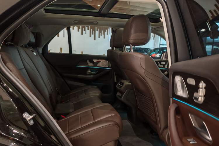 Used Mercedes-Benz GLE 2020 Restyled GLE 350 4MATIC Fashion Edition Interior 6