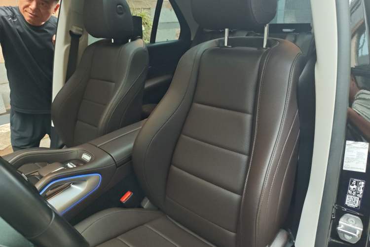 Used Mercedes-Benz GLE 2020 Restyled GLE 350 4MATIC Fashion Edition Left Front Seat