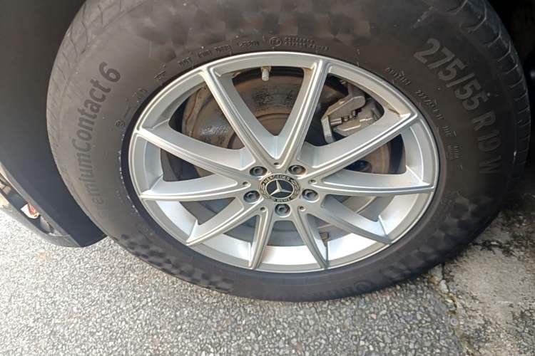 Used Mercedes-Benz GLE 2020 Restyled GLE 350 4MATIC Fashion Edition Left Front Wheel Hub