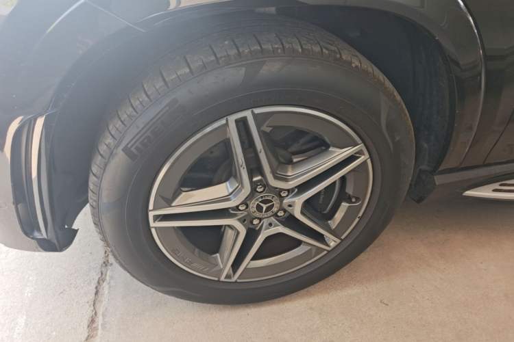 Used Mercedes-Benz GLE 2020 Restyled GLE 450 4MATIC Dynamic Edition Left Front Wheel Hub