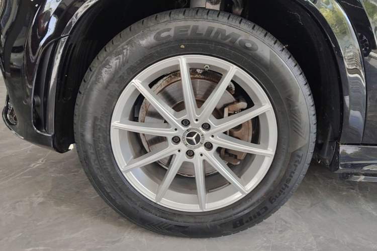 Used Mercedes-Benz GLE 2020 GLE 350 4MATIC Luxury Model Left Front Wheel Hub