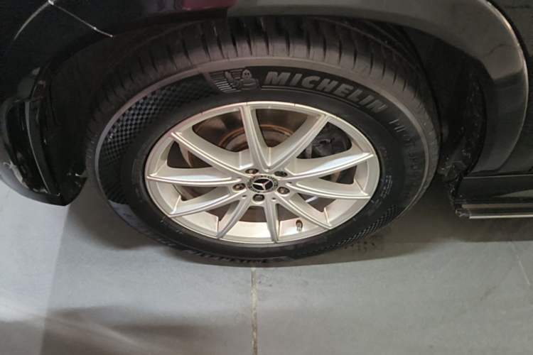 Used Mercedes-Benz GLE 2020 Restyled GLE 350 4MATIC Fashion Edition Special Version Left Front Wheel Hub