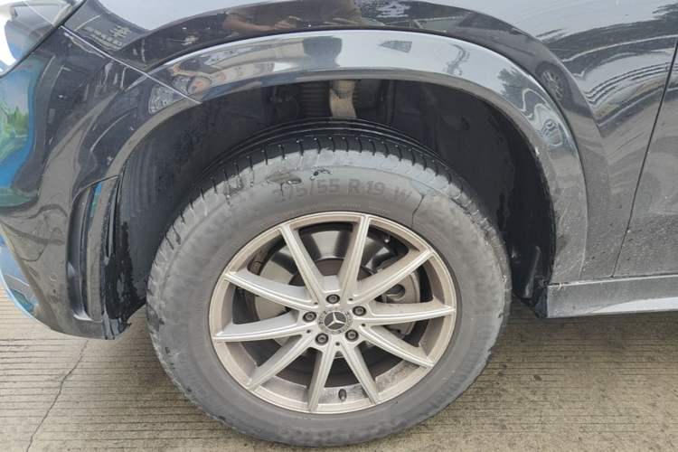 Used Mercedes-Benz GLE 2020 Restyled GLE 350 4MATIC Fashion Edition Left Front Wheel Hub