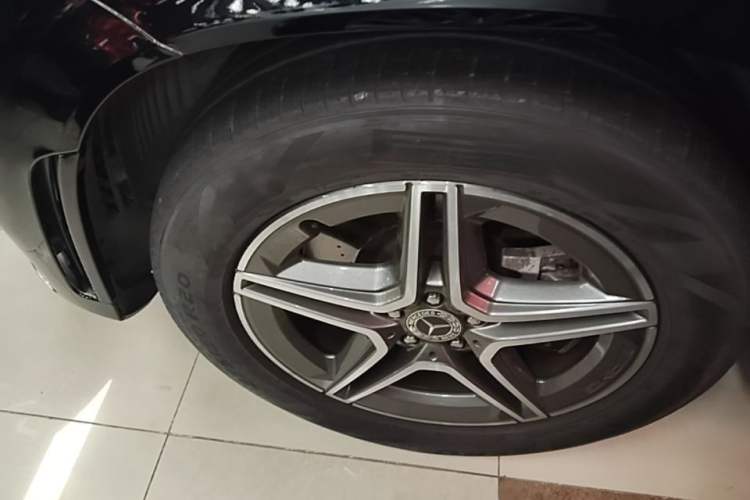 Used Mercedes-Benz GLE 2020 Restyled GLE 450 4MATIC Luxury Edition Left Front Wheel Hub