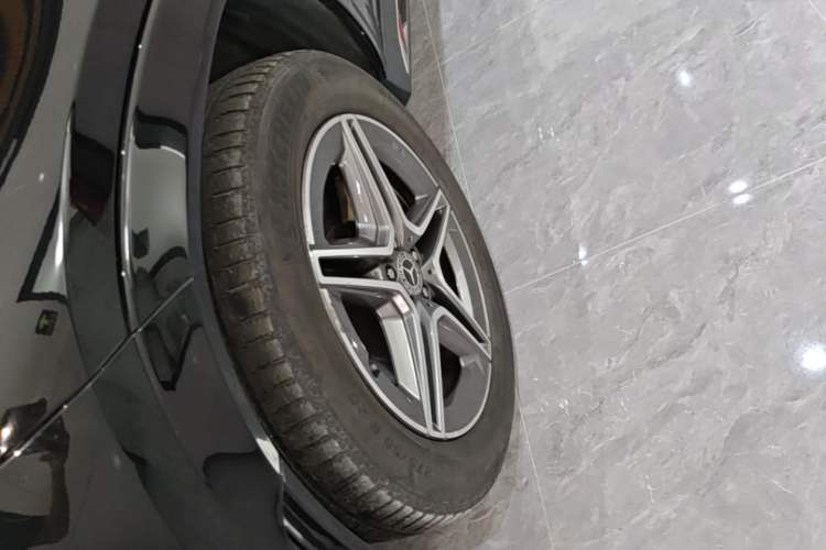 Used Mercedes-Benz GLE 2020 Restyled GLE 450 4MATIC Luxury Edition Left Front Wheel Hub
