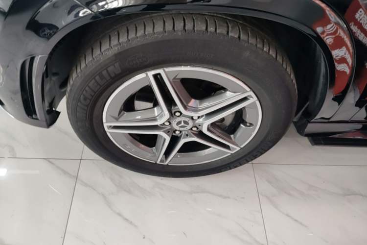 Used Mercedes-Benz GLE 2020 Facelifted GLE 350 4MATIC Luxury Edition Left Front Wheel Hub