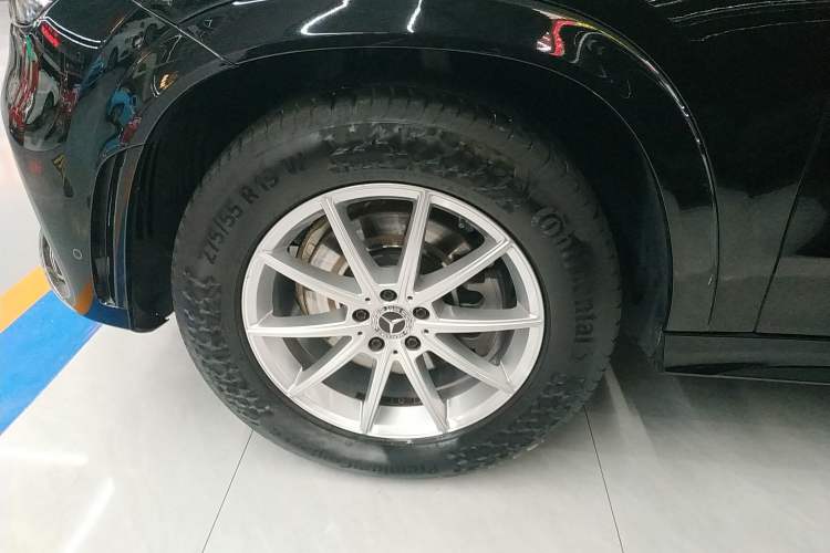 Used Mercedes-Benz GLE 2020 Restyled GLE 350 4MATIC Fashion Edition Left Front Wheel Hub
