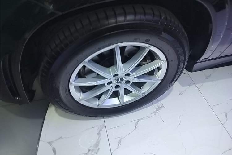 Used Mercedes-Benz GLE 2020 Restyled GLE 350 4MATIC Fashion Edition Special Version Left Front Wheel Hub